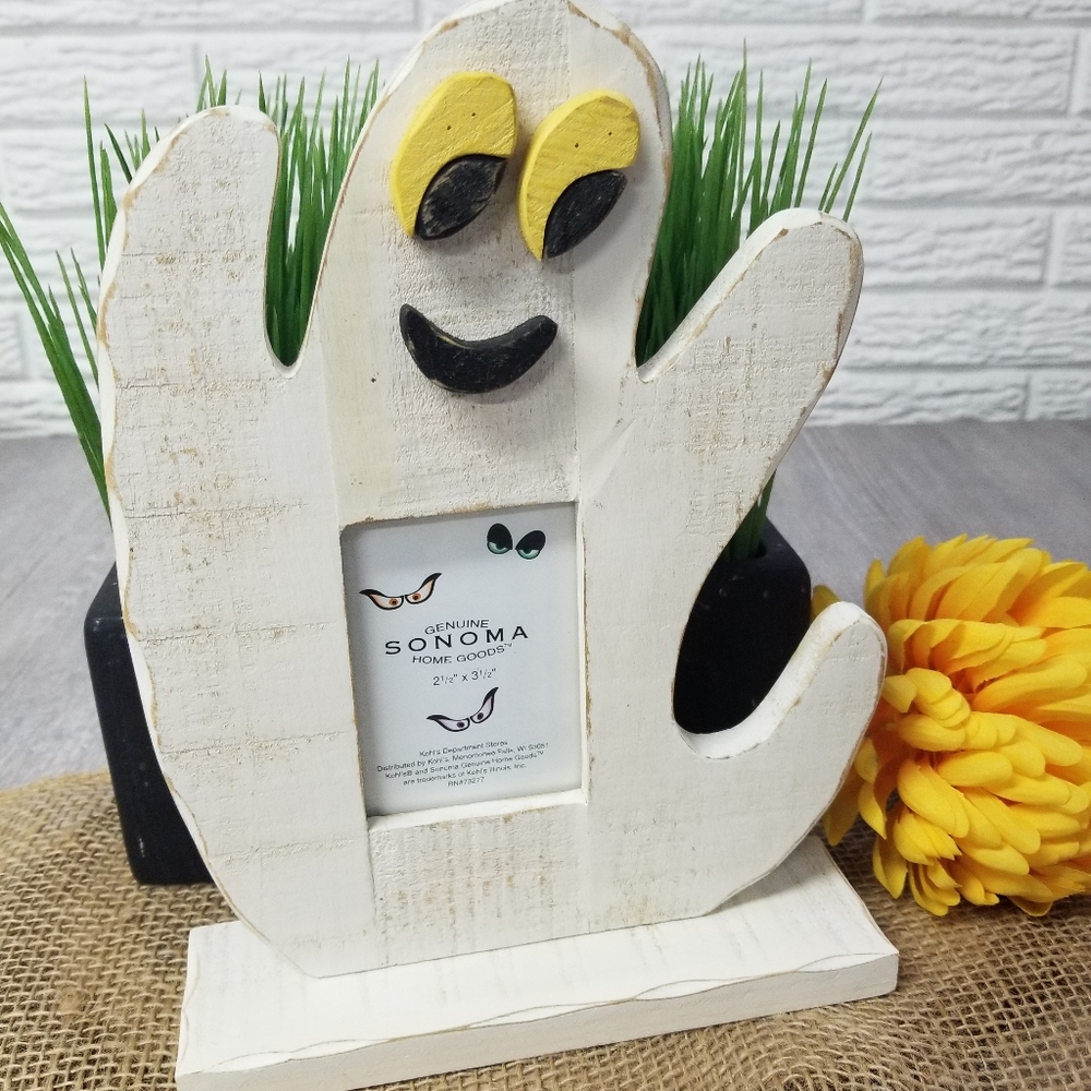 Wooden Ghost Frame/Decor - Picture 6 of 10